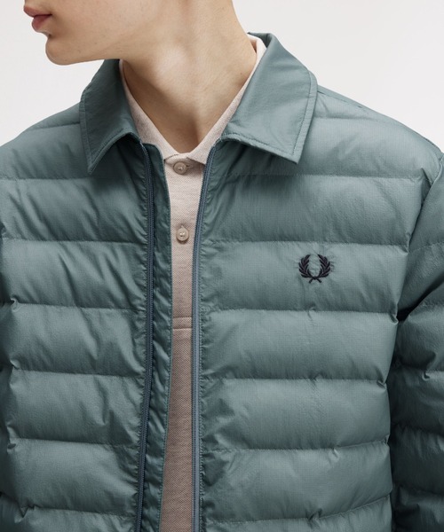 FRED PERRY（フレッドペリー）の「Collared Insulated Jacket／カラーインサレーテッドジャケット（ダウンジャケット/コート・メンズ・ブルー/ダークブルー/ダークグレー・S/M/L）」の12枚目の写真