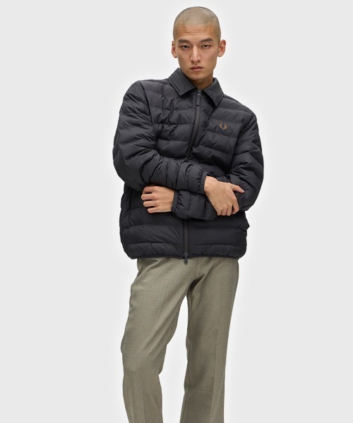 FRED PERRY（フレッドペリー）の「Collared Insulated Jacket／カラーインサレーテッドジャケット（ダウンジャケット/コート・メンズ・ブルー/ダークブルー/ダークグレー・S/M/L）」の5枚目の写真