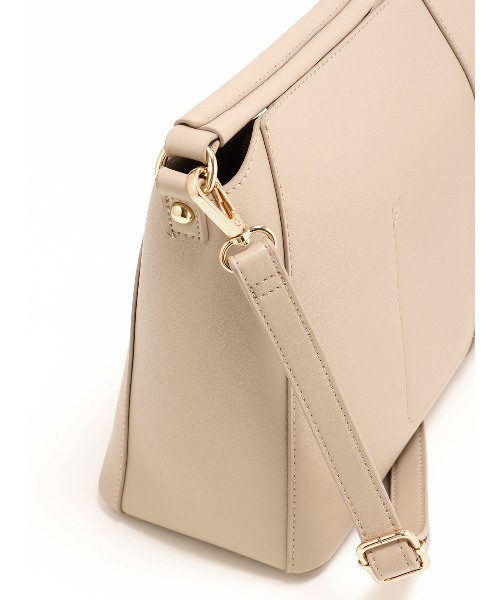 SUIT SQUARE（スーツスクエア）の「2WAYショルダーバッグ フェイクレザー（ショルダーバッグ・レディース・ブラック系/ベージュ系・F）」の15枚目の写真