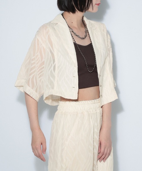 PAGEBOY(ページボーイ)の「リーフジャガードセットアップシャツ【セットアップ対応】(シャツ/ブラウス・レディース・オフホワイト/ブラック・FREE)」の4枚目の写真