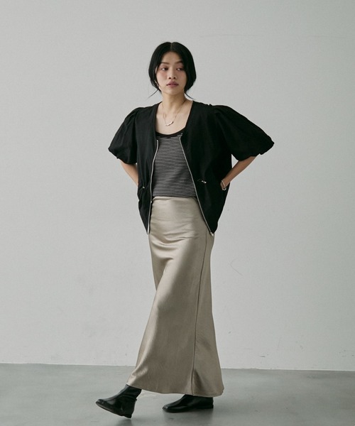 NUJOH(ヌゾ)の「Satin Long Skirt / サテン ロングスカート(スカート・レディース・ベージュ/ブラック/アイボリー・LARGE/MEDIUM)」の6枚目の写真
