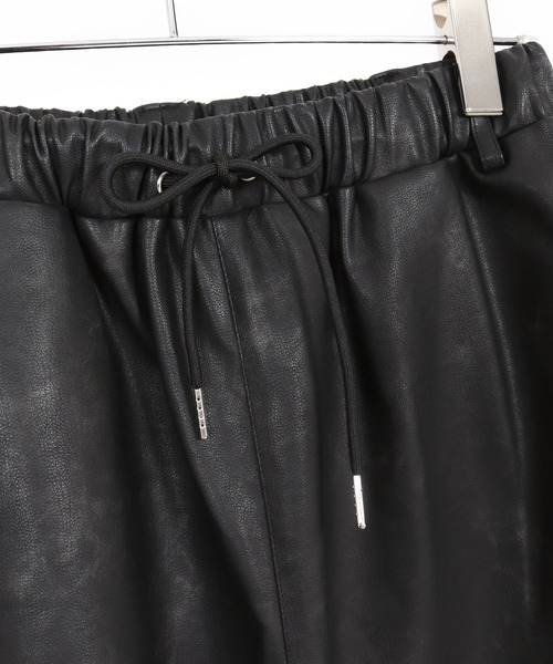 CAMBIO(カンビオ)の「mp13960- Tie dyed Synthetic Leather Balloon Pants レザーバルーンパンツ(CAM25AW-009)(その他パンツ・メンズ・ブラック/ダークブラウン・L/M/S)」の22枚目の写真