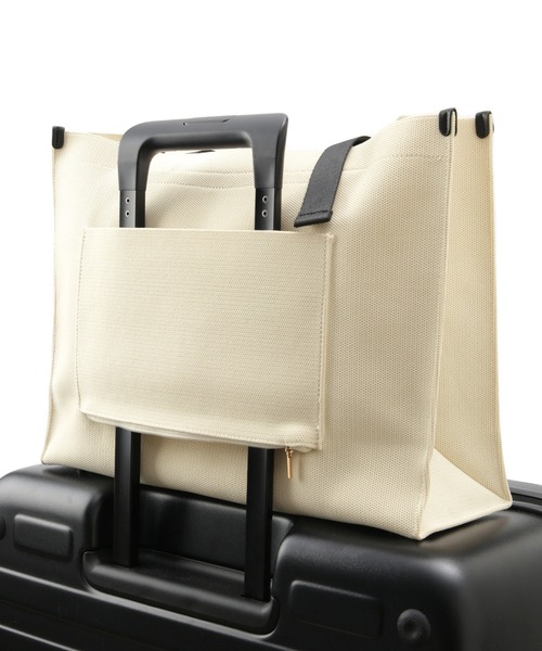 VIS（ビス）の「【軽量】【2WAY】ビッグロゴキャリーオントートバッグ（トートバッグ・レディース・ブラック/キナリ・FREE）」の15枚目の写真