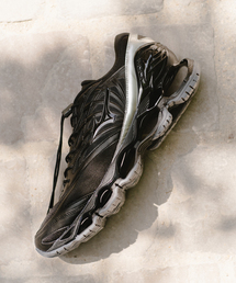 IENA（イエナ）の「MIZUNO/ミズノ WAVE PROPHECY LS 別注 "MONOTONE CINEMA"（スニーカー）」