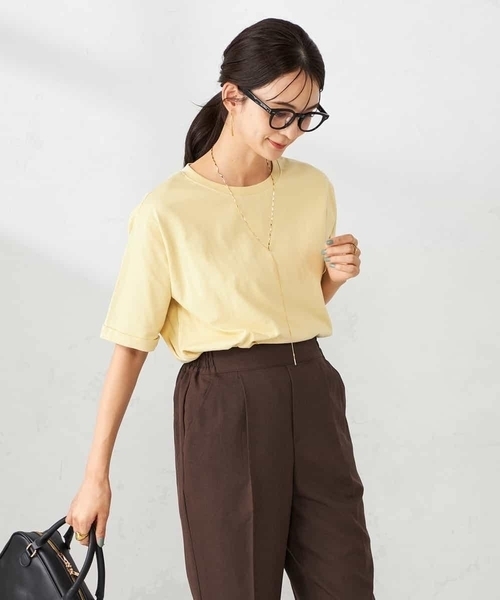 a.v.v（アーヴェヴェ）の「【接触冷感/UVカット/コットン100％】ロールアップハーフスリーブTシャツ（Tシャツ/カットソー・レディース・ボルドー/パープル/グレー系その他/クリーム・36/38/40）」の5枚目の写真