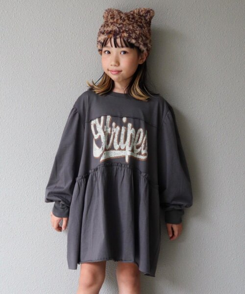 CIAOPANIC TYPY（チャオパニックティピー）の「【KIDS】かすれロゴ長袖チュニックミニワンピ（ワンピース・キッズ・チャコールグレー/グレー/キャメル・SMALL/XX-LARGE/MEDIUM/X-LARGE/LARGE）」の5枚目の写真