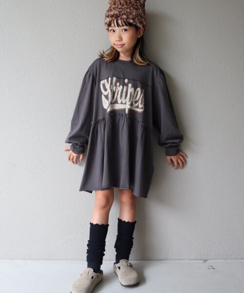CIAOPANIC TYPY（チャオパニックティピー）の「【KIDS】かすれロゴ長袖チュニックミニワンピ（ワンピース・キッズ・チャコールグレー/グレー/キャメル・SMALL/XX-LARGE/MEDIUM/X-LARGE/LARGE）」の13枚目の写真
