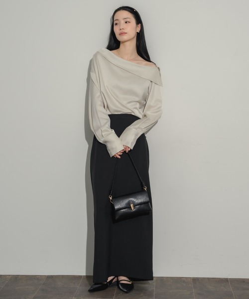 NEUNA(ヌナ)の「2wayサテンワンショルブラウス(シャツ/ブラウス・レディース・アイボリー/ブラック・FREE)」の10枚目の写真