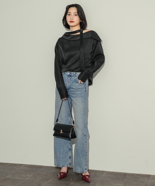 NEUNA(ヌナ)の「2wayサテンワンショルブラウス(シャツ/ブラウス・レディース・アイボリー/ブラック・FREE)」の16枚目の写真