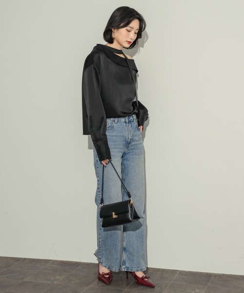 NEUNA(ヌナ)の「2wayサテンワンショルブラウス(シャツ/ブラウス・レディース・アイボリー/ブラック・FREE)」の20枚目の写真