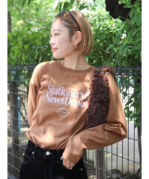 Ungrid（アングリッド）の「カラーロゴロングスリーブTee（Tシャツ/カットソー・レディース・ブラウン/オフホワイト/チャコールグレー・FREE）」の3枚目の写真