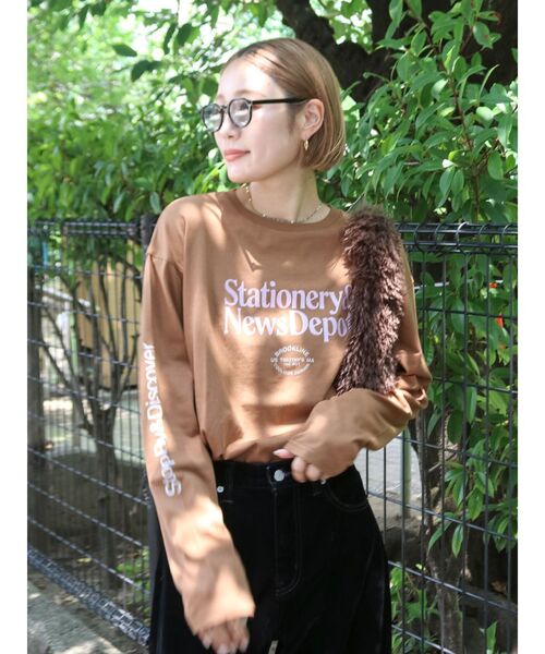 Ungrid（アングリッド）の「カラーロゴロングスリーブTee（Tシャツ/カットソー・レディース・ブラウン/オフホワイト/チャコールグレー・FREE）」の5枚目の写真