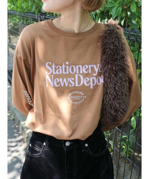 Ungrid（アングリッド）の「カラーロゴロングスリーブTee（Tシャツ/カットソー・レディース・ブラウン/オフホワイト/チャコールグレー・FREE）」の8枚目の写真