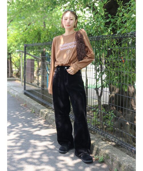 Ungrid（アングリッド）の「カラーロゴロングスリーブTee（Tシャツ/カットソー・レディース・ブラウン/オフホワイト/チャコールグレー・FREE）」の9枚目の写真