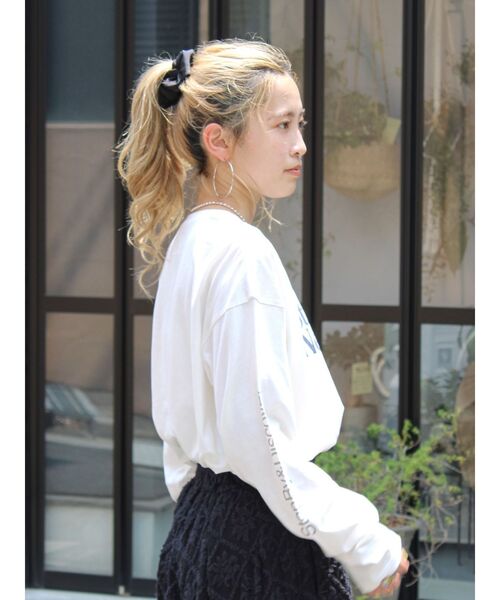 Ungrid（アングリッド）の「カラーロゴロングスリーブTee（Tシャツ/カットソー・レディース・ブラウン/オフホワイト/チャコールグレー・FREE）」の13枚目の写真