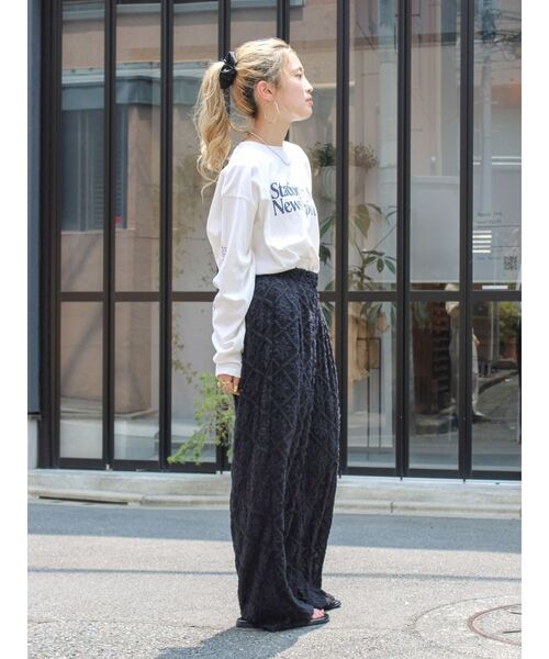 Ungrid（アングリッド）の「カラーロゴロングスリーブTee（Tシャツ/カットソー・レディース・ブラウン/オフホワイト/チャコールグレー・FREE）」の19枚目の写真