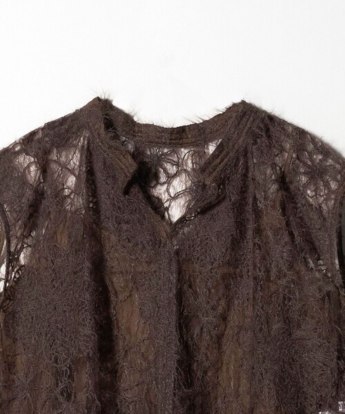 セール】【WEB限定】エンブロイダリー チュールノースリーブブラウス