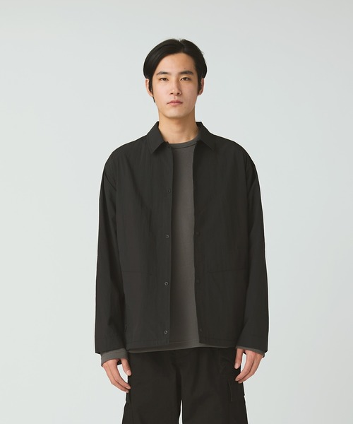 Snow Peak（スノーピーク）の「Snow Peak / Nylon Tussah Utility Storage Shirt  ナイロンタッサーユーティリティストレージシャツ（シャツ/ブラウス・メンズ・ブラック/ライトグレー/ネイビー・XL/L/M）」の2枚目の写真
