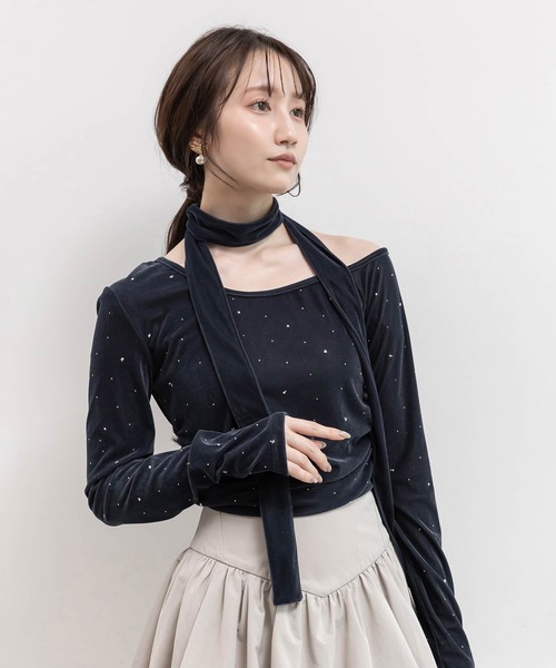 RANDA(ランダ)の「アシメネックベロアストーンカットソー(Tシャツ/カットソー・レディース・ワイン/アイボリー/ネイビー・FREE)」の2枚目の写真