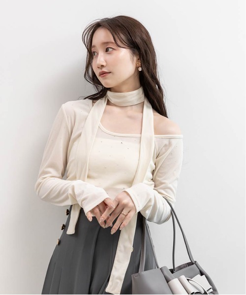 RANDA(ランダ)の「アシメネックベロアストーンカットソー(Tシャツ/カットソー・レディース・ワイン/アイボリー/ネイビー・FREE)」の9枚目の写真