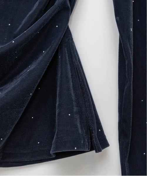 RANDA(ランダ)の「アシメネックベロアストーンカットソー(Tシャツ/カットソー・レディース・ワイン/アイボリー/ネイビー・FREE)」の20枚目の写真