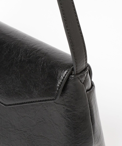 HARE(ハレ)の「AXISフラップBAG(HARE)(ショルダーバッグ・メンズ・ブラック・FREE)」の4枚目の写真