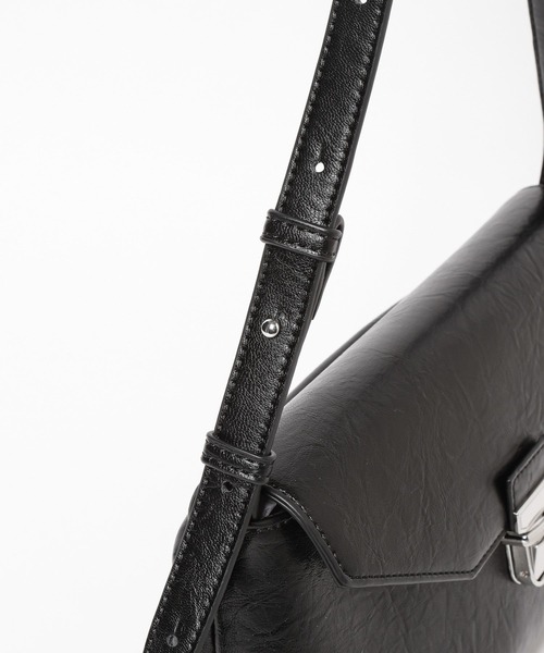 HARE(ハレ)の「AXISフラップBAG(HARE)(ショルダーバッグ・メンズ・ブラック・FREE)」の5枚目の写真
