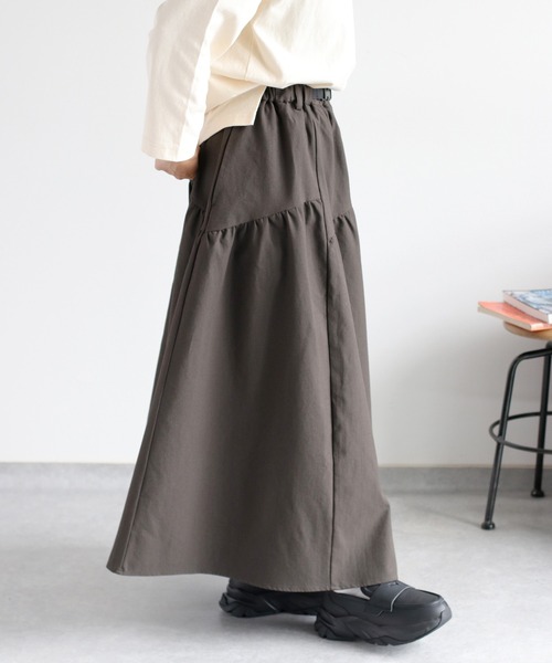 cepo（セポ）の「〈遮熱・保温 / UVカット / イージーケア〉ECOFINE ランダムギャザースカート（スカート・レディース・チャコール/キャメル・M）」の4枚目の写真