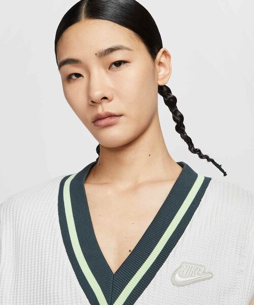 NIKE(ナイキ)の「ナイキ スポーツウェア ウィメンズ ワッフルニット ベスト / Nike Sportswear Women's Waffle-Knit Vest IM7483-133 Sail(ベスト・レディース・クリーム・S/M/XS/L/XL)」の16枚目の写真