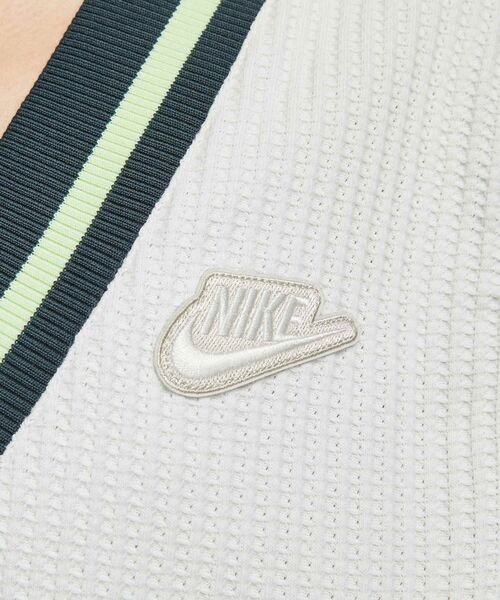 NIKE(ナイキ)の「ナイキ スポーツウェア ウィメンズ ワッフルニット ベスト / Nike Sportswear Women's Waffle-Knit Vest IM7483-133 Sail(ベスト・レディース・クリーム・S/M/XS/L/XL)」の17枚目の写真