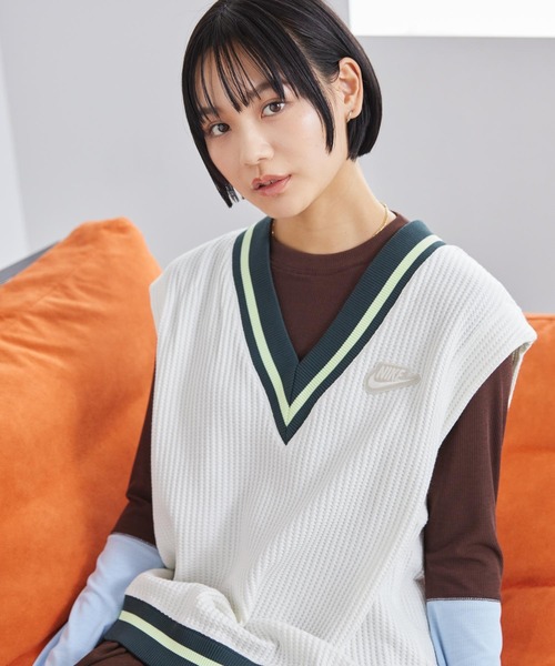 NIKE(ナイキ)の「ナイキ スポーツウェア ウィメンズ ワッフルニット ベスト / Nike Sportswear Women's Waffle-Knit Vest IM7483-133 Sail(ベスト・レディース・クリーム・S/M/XS/L/XL)」の7枚目の写真