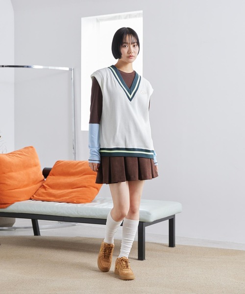 NIKE(ナイキ)の「ナイキ スポーツウェア ウィメンズ ワッフルニット ベスト / Nike Sportswear Women's Waffle-Knit Vest IM7483-133 Sail(ベスト・レディース・クリーム・S/M/XS/L/XL)」の9枚目の写真