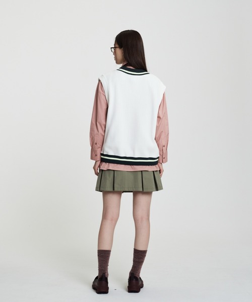 NIKE(ナイキ)の「ナイキ スポーツウェア ウィメンズ ワッフルニット ベスト / Nike Sportswear Women's Waffle-Knit Vest IM7483-133 Sail(ベスト・レディース・クリーム・S/M/XS/L/XL)」の5枚目の写真