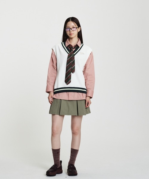 NIKE(ナイキ)の「ナイキ スポーツウェア ウィメンズ ワッフルニット ベスト / Nike Sportswear Women's Waffle-Knit Vest IM7483-133 Sail(ベスト・レディース・クリーム・S/M/XS/L/XL)」の4枚目の写真