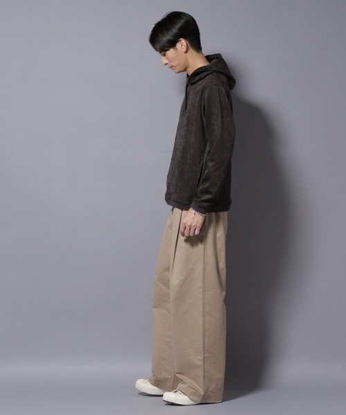 NANO universe（ナノユニバース）の「フェイクスエードフーディー 長袖（パーカー・メンズ・チャコール/ブラック/アイボリー/グレー系その他4・S/M/L/XL）」の16枚目の写真