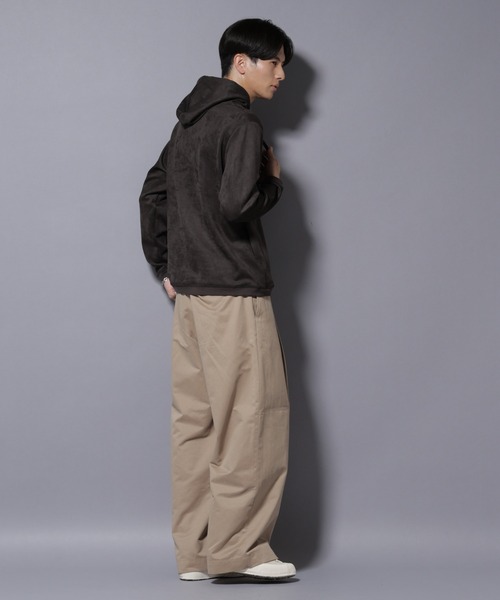 NANO universe（ナノユニバース）の「フェイクスエードフーディー 長袖（パーカー・メンズ・チャコール/ブラック/アイボリー/グレー系その他4・S/M/L/XL）」の17枚目の写真