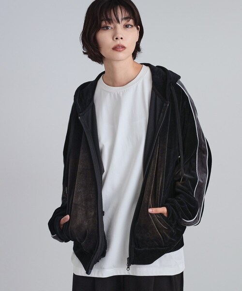 tk.TAKEO KIKUCHI（ティーケータケオキクチ）の「ヴィンテージライクベロアジップパーカー（パーカー・メンズ・ブラック/ライトグレー・02/03）」の17枚目の写真