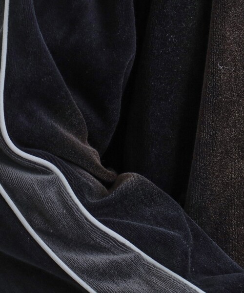 tk.TAKEO KIKUCHI（ティーケータケオキクチ）の「ヴィンテージライクベロアジップパーカー（パーカー・メンズ・ブラック/ライトグレー・02/03）」の19枚目の写真