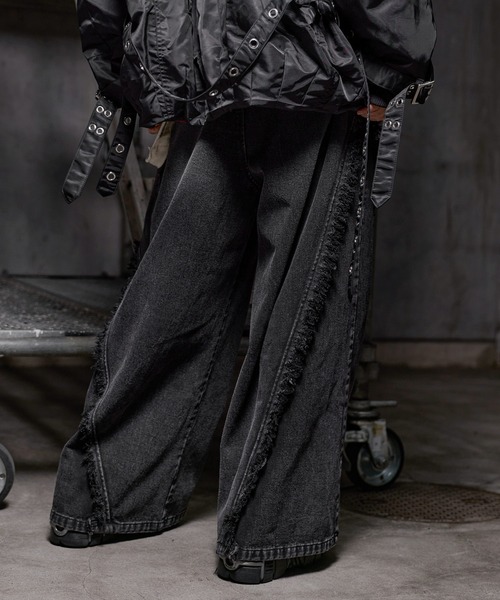 ERAR（エラー）の「【ERAR】ロゴ刺繍フリンジデザインスプレー加工ワイドフレアデニムパンツ（デニムパンツ・メンズ・レッド/ホワイト・M/XL/L/S）」の20枚目の写真