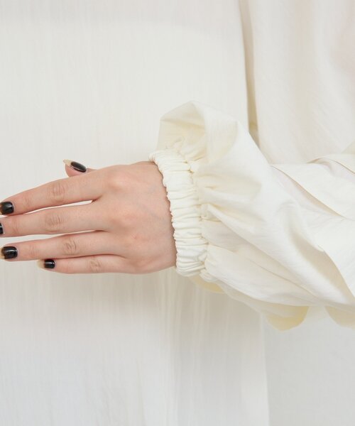 GALLARDAGALANTE（ガリャルダガランテ）の「タックスリーブブラウス（シャツ/ブラウス・レディース・ブラック/ホワイト・FREE）」の21枚目の写真