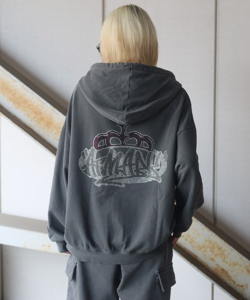 ATMARK（アットマーク）の「《2サイズ展開　/　UNISEX　》ATMARK クラウンロゴラインストーンスウェットジップパーカー　クラック加工　セットアップ可能（パーカー・レディース・ホワイト/ネイビー/チャコール・L/M）」の2枚目の写真