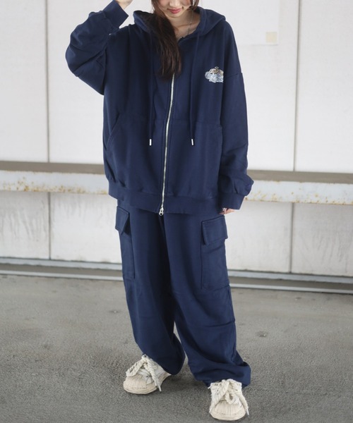 ATMARK（アットマーク）の「《2サイズ展開　/　UNISEX　》ATMARK クラウンロゴラインストーンスウェットジップパーカー　クラック加工　セットアップ可能（パーカー・レディース・ホワイト/ネイビー/チャコール・L/M）」の18枚目の写真