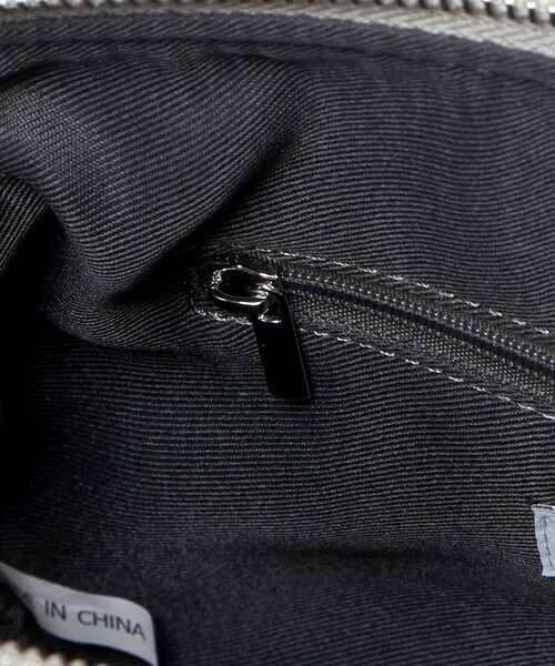A DAY IN THE LIFE UNITED ARROWS(アデイインザライフユナイテッドアローズ)の「レザーライク スクエアショルダーバッグ <A DAY IN THE LIFE>(トートバッグ・レディース・ベージュ/その他1/ブラック・FREE)」の11枚目の写真