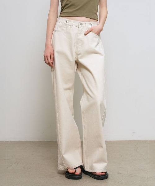 GENERAL IDEA(ジェネラルアイデア)の「【GENERAL IDEA】スナップワイドデニムパンツ / SNAP DETAIL WIDE DENIM PANTS(デニムパンツ・レディース・ブラック/ネイビー/ブルー/アイボリー・L/M/S)」の2枚目の写真