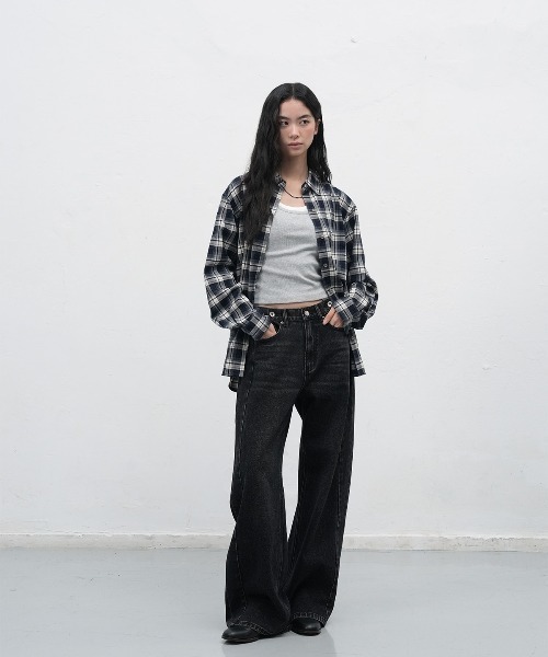 GENERAL IDEA（ジェネラルアイデア）の「【GENERAL IDEA】スナップワイドデニムパンツ / SNAP DETAIL WIDE DENIM PANTS（デニムパンツ・レディース・ブラック/ネイビー・L/M/S）」の5枚目の写真