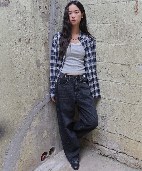 GENERAL IDEA（ジェネラルアイデア）の「【GENERAL IDEA】スナップワイドデニムパンツ / SNAP DETAIL WIDE DENIM PANTS（デニムパンツ・レディース・ブラック/ネイビー・L/M/S）」の12枚目の写真