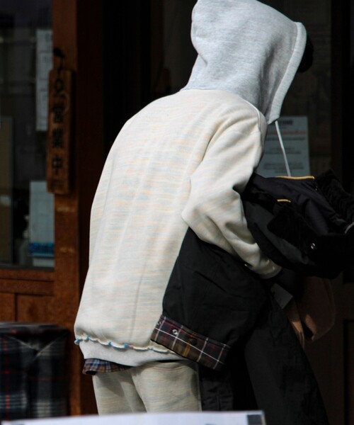 GLOSTER（グロスター）の「【BOY BACK FANCYシリーズ】スウェットフーディ（パーカー・メンズ・ブラック/ライトグレー/キナリ・S/M/L）」の5枚目の写真