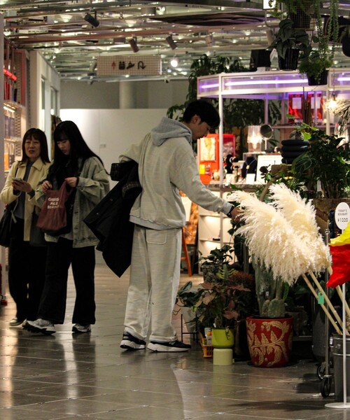 GLOSTER（グロスター）の「【BOY BACK FANCYシリーズ】スウェットフーディ（パーカー・メンズ・ブラック/ライトグレー/キナリ・S/M/L）」の13枚目の写真