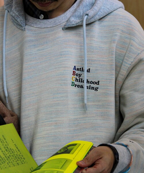 GLOSTER（グロスター）の「【BOY BACK FANCYシリーズ】スウェットフーディ（パーカー・メンズ・ブラック/ライトグレー/キナリ・S/M/L）」の16枚目の写真