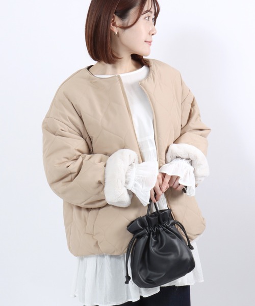 Salong hameu(サロン ハミュー)の「ウェーブキルト×フェイクファー リバーシブルノーカラージャケットブルゾン レディース(ノーカラージャケット・レディース・グレイッシュベージュ/ベージュ/モカ・M/L)」の15枚目の写真